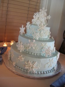 13 Winter White Snowflakes on Blue Wedding Cake