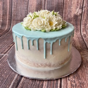 drip cake with flowers